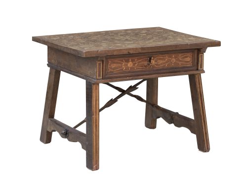 Bufete de estrado de madera de nogal y boj, con decoración 