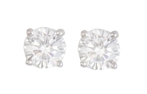 Pendientes dormilonas de brillantes de 0,30 ct cada uno eng
