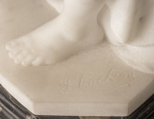 Galileo Pochini.Desnudo femenino de mármol tallado, sobre