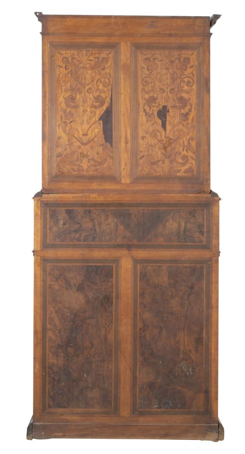 Cabinet de dos cuerpos con marquetería de maderas finas, ma