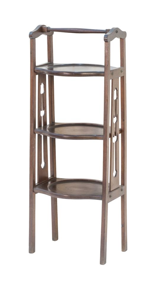 Pastelero de madera tallada con tres baldas.h. 1900.