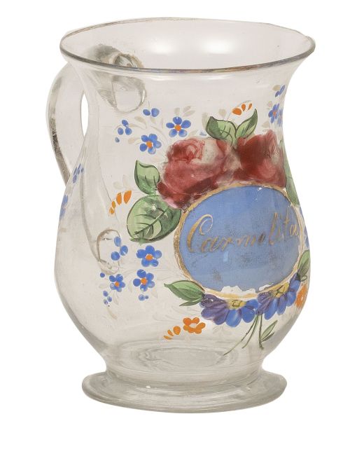 Jarrita de vidrio transparente con flores pintadas y nombre