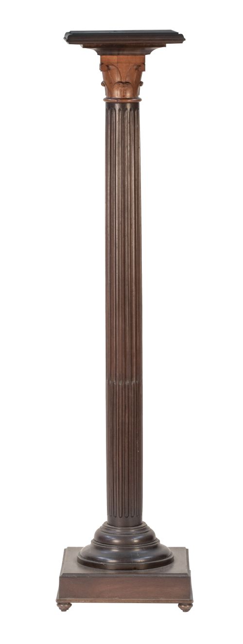 Columna de madera tallada de orden corintio. S. XX.