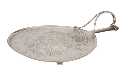 Recogemigas de metal plateado con mango entrelazado.Princ