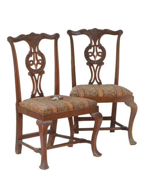 Juego dos de sillas de estilo chippendale.Trabajo inglés,