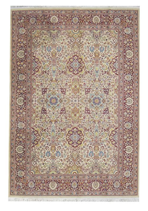 Alfombra de campo beige con jarrones de flores y cenefa gra