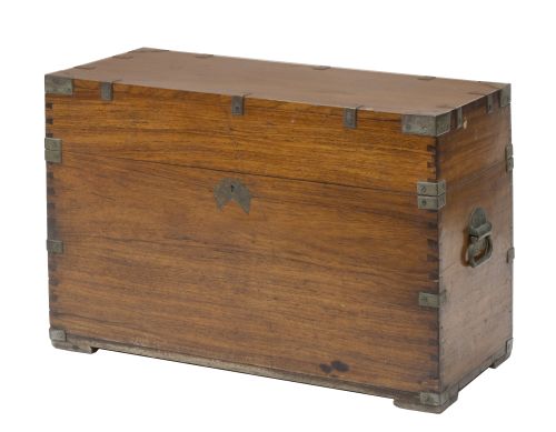 Arcón de barco de madera de alcanfor.Inglaterra, S. XIX.