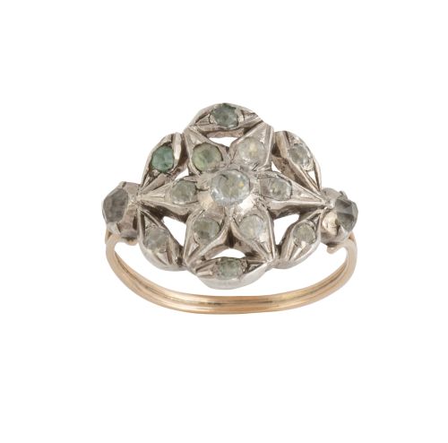 Sortija isabelina con diseño central de estrella de strass 