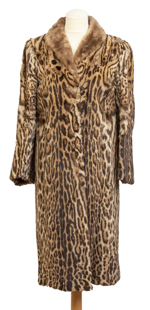 Abrigo largo de piel de ocelote