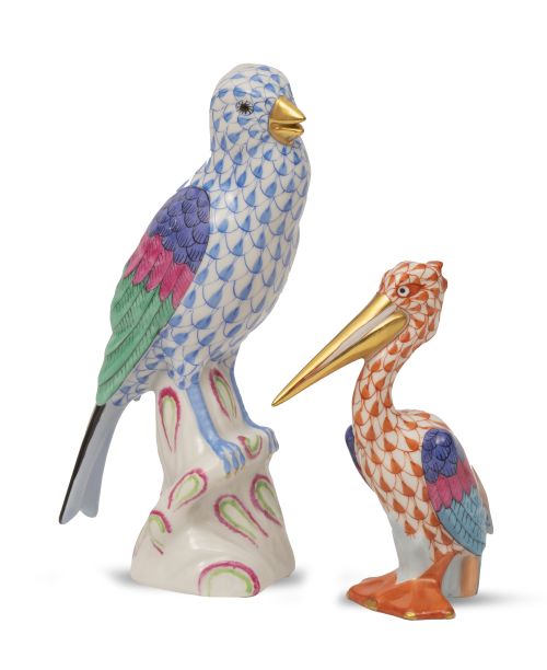 Lote de dos pájaros de porcelana esmaltada y dorada.Heren