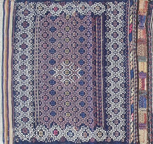 Pequeña alfombra kilim persa Baluch.h. 1900.