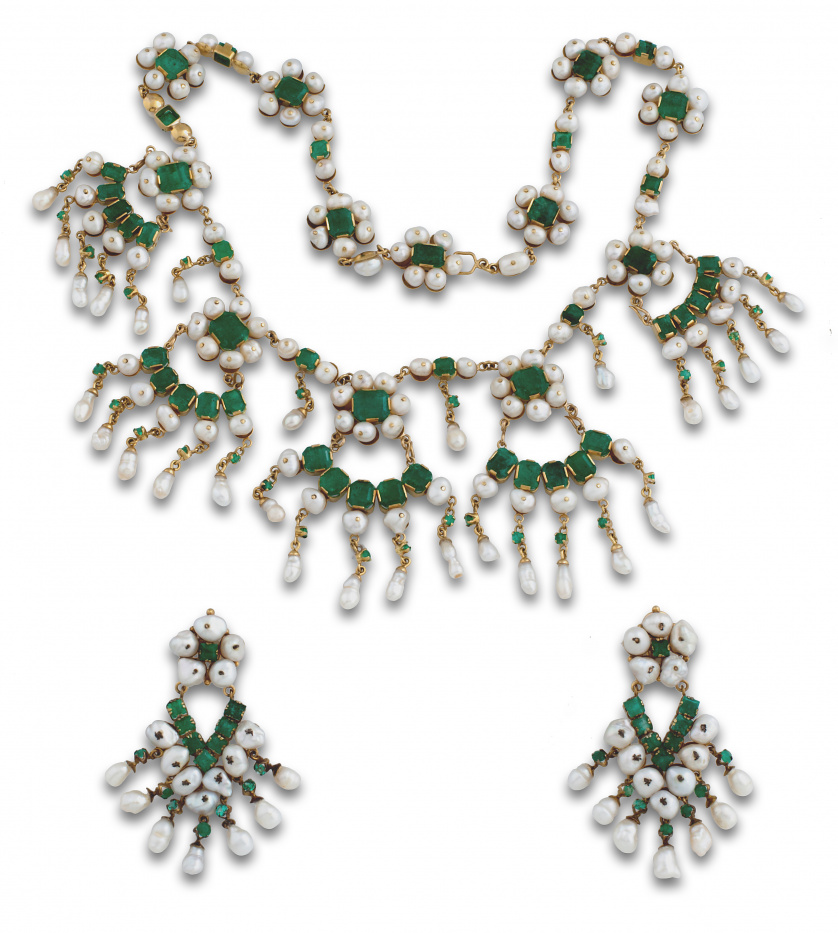 Conjunto de collar y pendientes de perlas barrocas y esmera