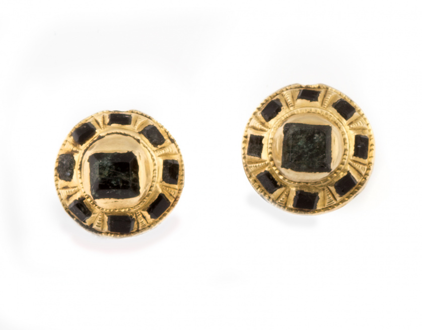 Pendientes S. XVIII-XIX con botón de esmeraldas